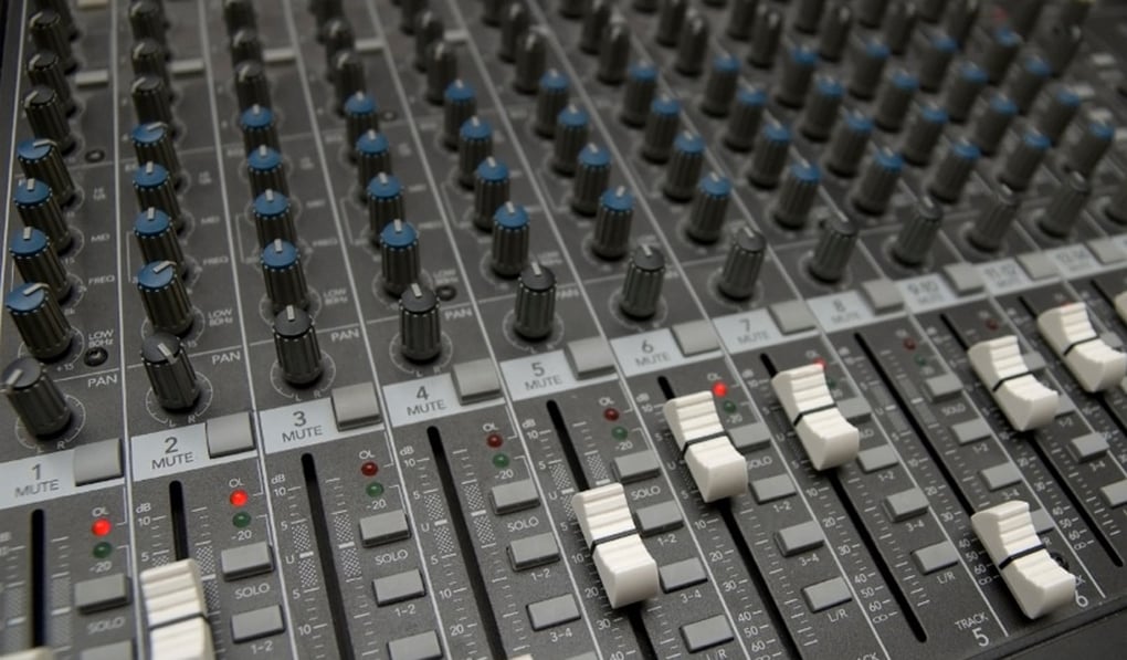 mixing desk equipment hire pa system hire