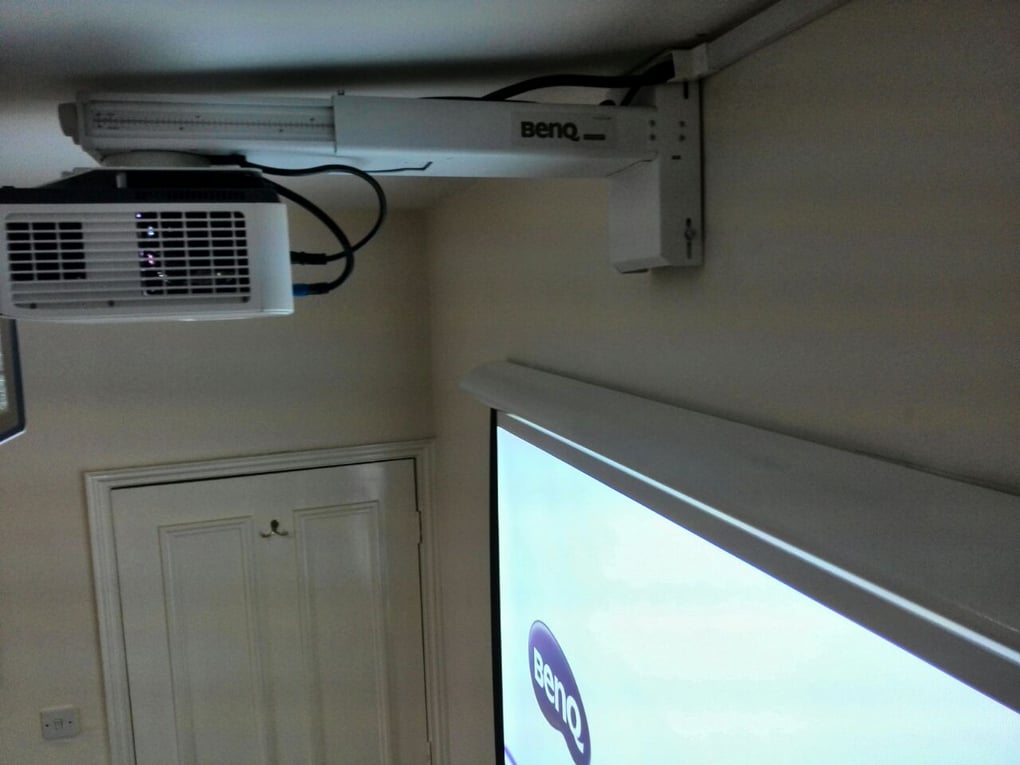 Benq Projection, short throw, wall arm mount, 120" screen, 78" screen, hungerford