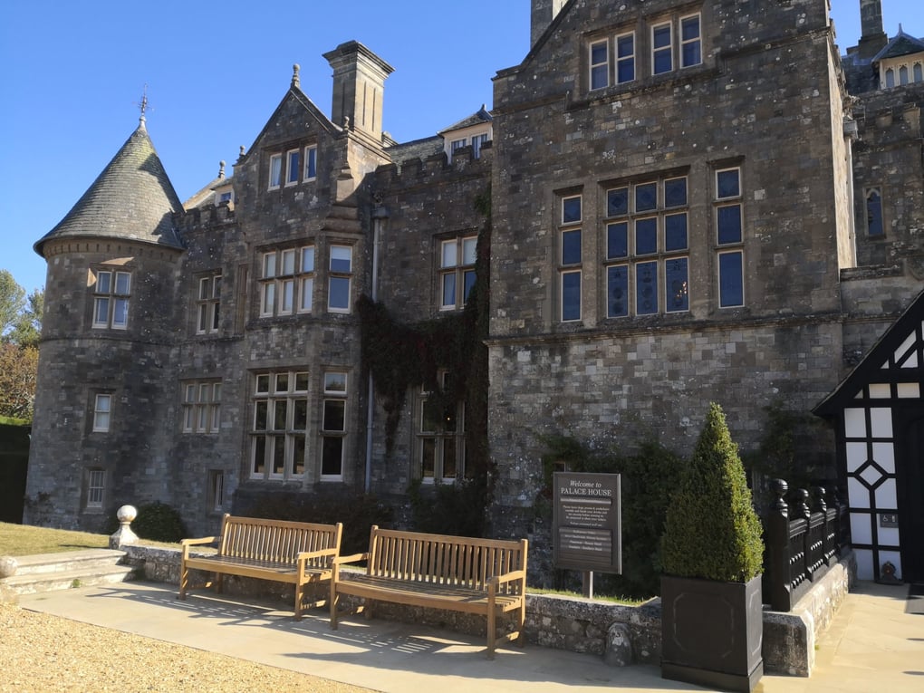 Beaulieu, Hampshire, New Forest, Southampton, M3, M27, Screen hire, Large screens, 50" screens, evening event, event, AV equipment, AV hire, audio visual equipment, Berkshire, Oxford, AVE, AVE Services