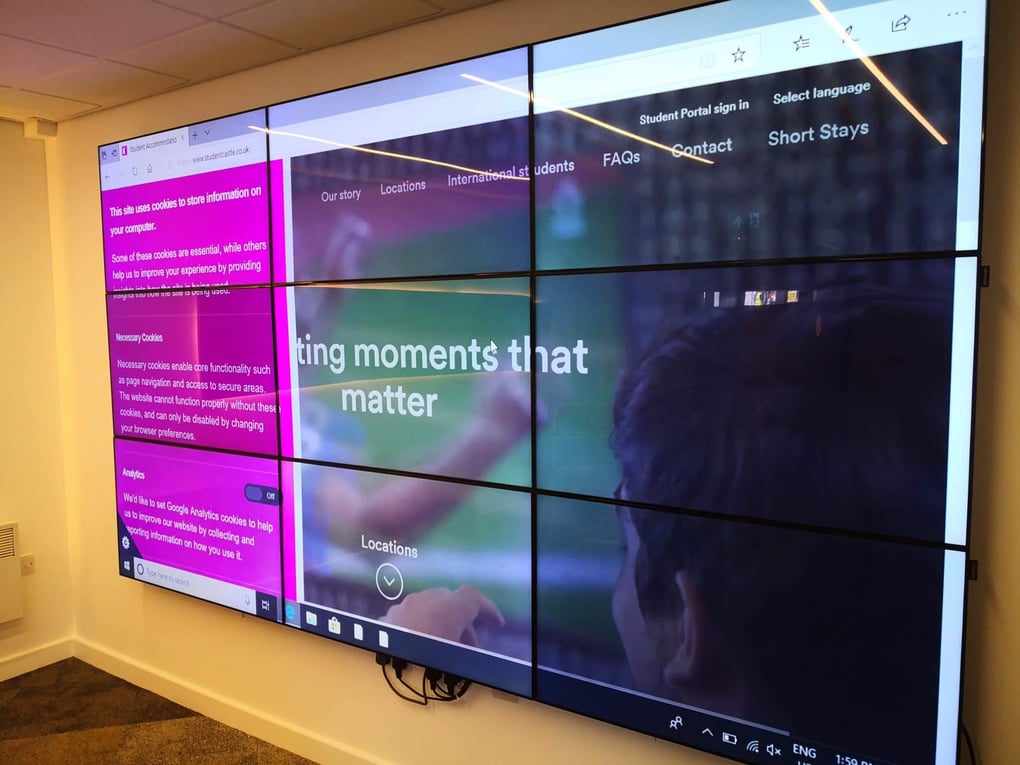 video wall, videowall, video wall installation, oxford, oxfordshire, a34, m4, large format screen, student castle, 2x2, 3x3, 4x4, video, large wall, large screen, pictures, berkshire, hampshire, conference, meeting