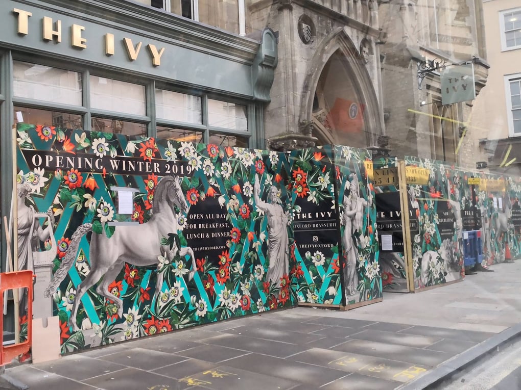 The ivy, oxford, oxforshire, the ivy collection, tv screen, screen hire, staff training, 55", 50" screen, wheeled trolley stand, HDMI cable, a34, Berkshire, Hampshire, lcd screen hire, led screen hire, screens, av equipment, ave services