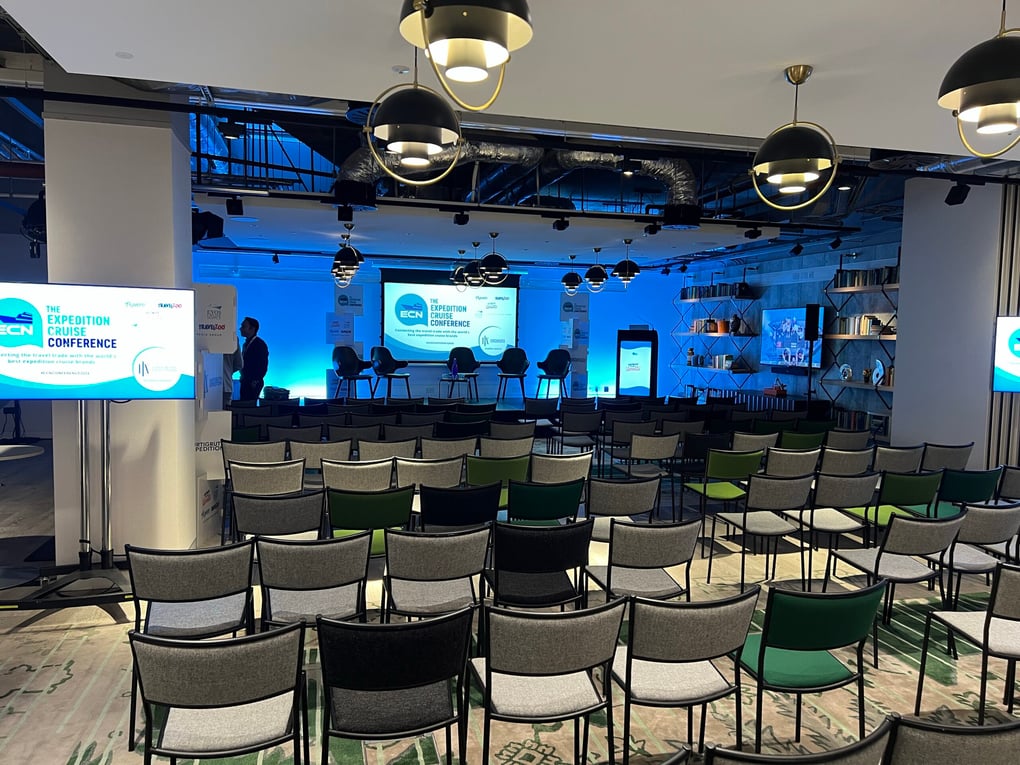 London Event, London, Conference, Bankside, Bankside hotel, Digital lectern, PA system, speakers, microphones, staging, lighting, spotlights, uplighters, meeting, large conference, awards, London, Berkshire, Av equipment, AVE Services