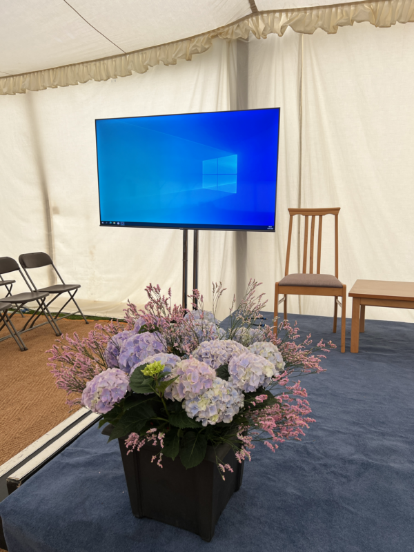 75" Screen, large screen, hdmi cable, end of year event, Winchester, Hampshire, school, m3, repeater screens, live screens, visual, audio, conference, meeting, av hire, av, hire screen, screen hire, ave services