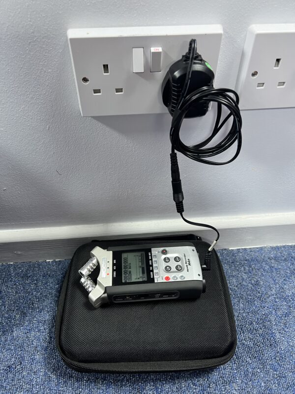 Zoom H4N Recorder + Accessories (Ex-hire) - Image 5